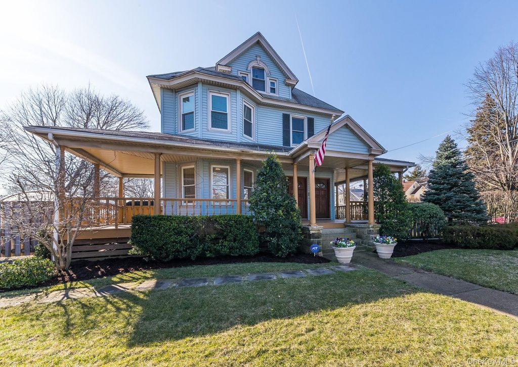 167 Atlantic Avenue Upper, Oceanside, NY 11572