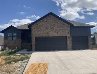642 W Brook Hollow Road, Nixa, MO 65714
