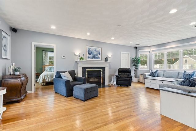 15 Garden Road, Stoneham, MA 02180