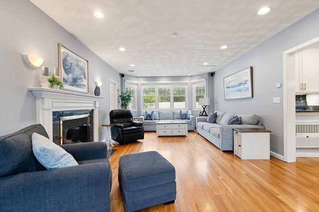15 Garden Road, Stoneham, MA 02180