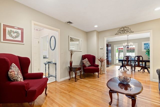 15 Garden Road, Stoneham, MA 02180