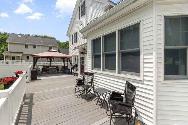 15 Garden Road, Stoneham, MA 02180