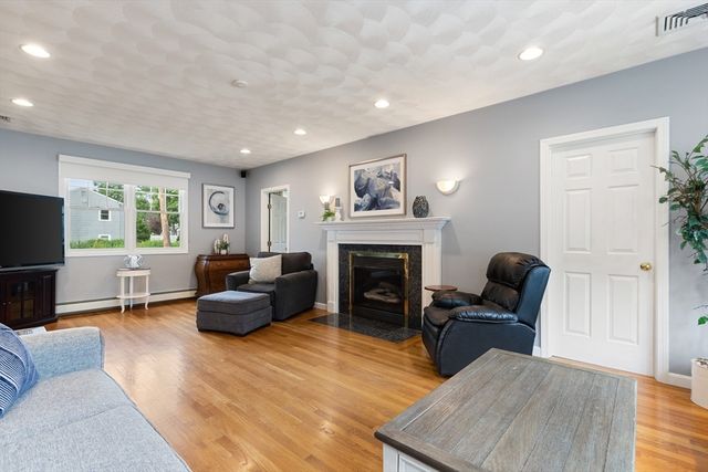 15 Garden Road, Stoneham, MA 02180