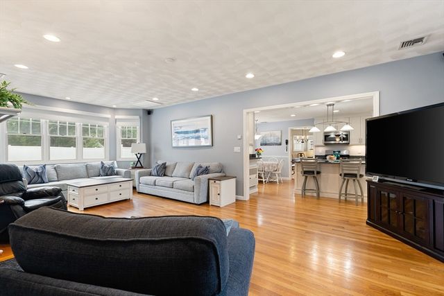 15 Garden Road, Stoneham, MA 02180