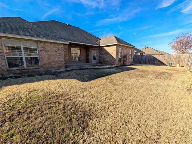 609 Sally Court, Moore, OK 73160