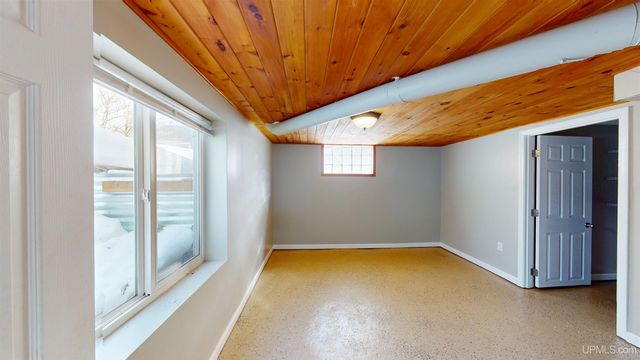 1440 Lynn Avenue, Marquette, MI 49855