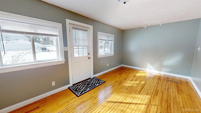 1440 Lynn Avenue, Marquette, MI 49855