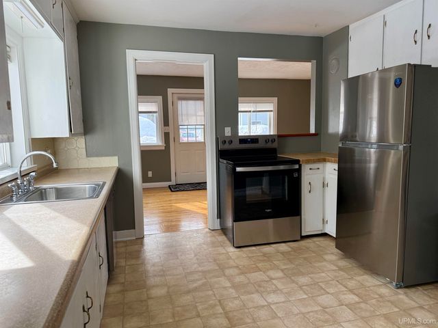 1440 Lynn Avenue, Marquette, MI 49855