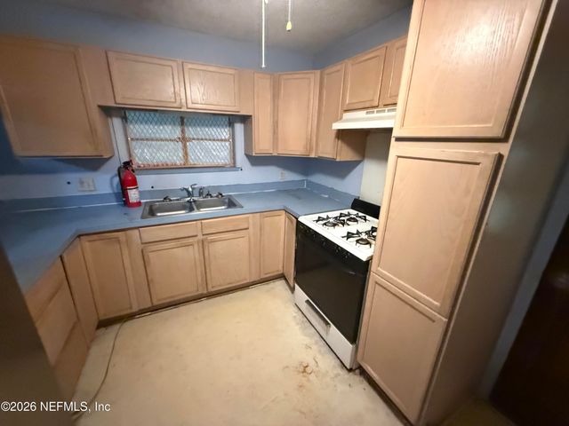 6453 SOLANDRA Drive, Jacksonville, FL 32210