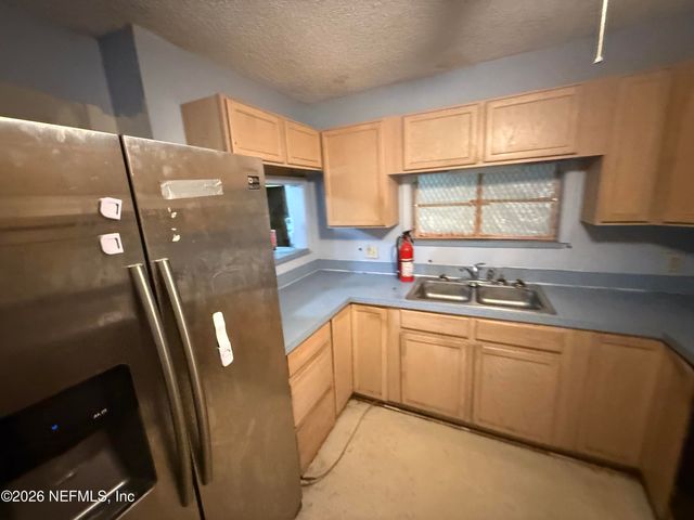 6453 SOLANDRA Drive, Jacksonville, FL 32210