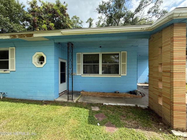6453 SOLANDRA Drive, Jacksonville, FL 32210