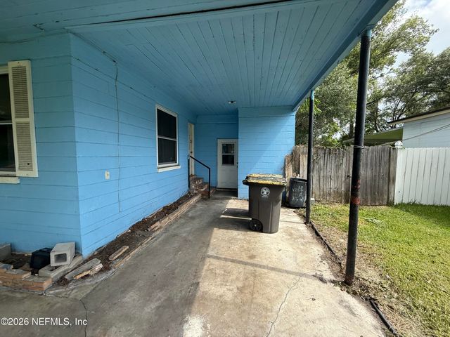 6453 SOLANDRA Drive, Jacksonville, FL 32210