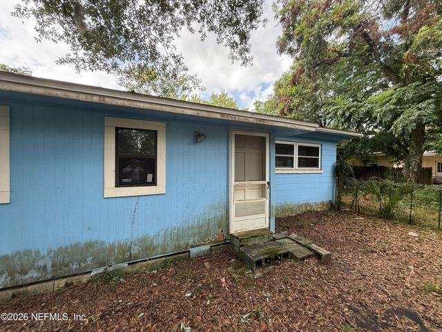 6453 SOLANDRA Drive, Jacksonville, FL 32210