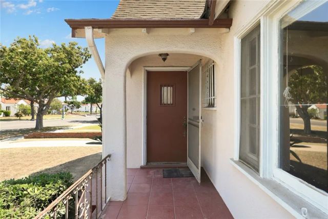 1515 S Stoneman Avenue, Alhambra, CA 91801