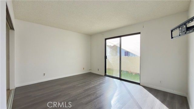 9525 Sylmar 2, Panorama City (los Angeles), CA 91402