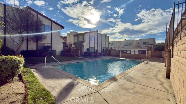 9525 Sylmar 2, Panorama City (los Angeles), CA 91402