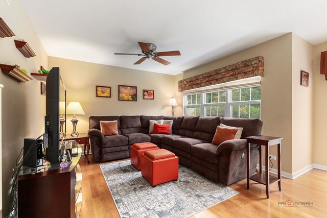 364 Gatewood Lane, Grayslake, IL 60030