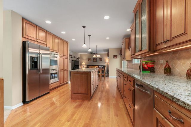364 Gatewood Lane, Grayslake, IL 60030