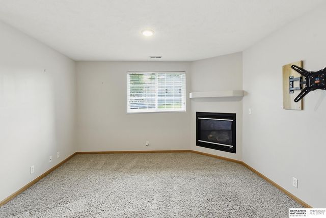 17354 Ruggles Street, Omaha, NE 68116