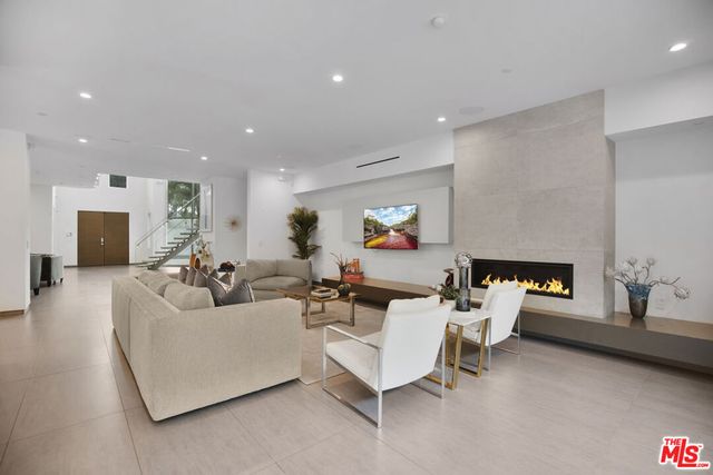 6379 Colgate Avenue, Los Angeles, CA 90048