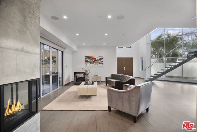 6379 Colgate Avenue, Los Angeles, CA 90048