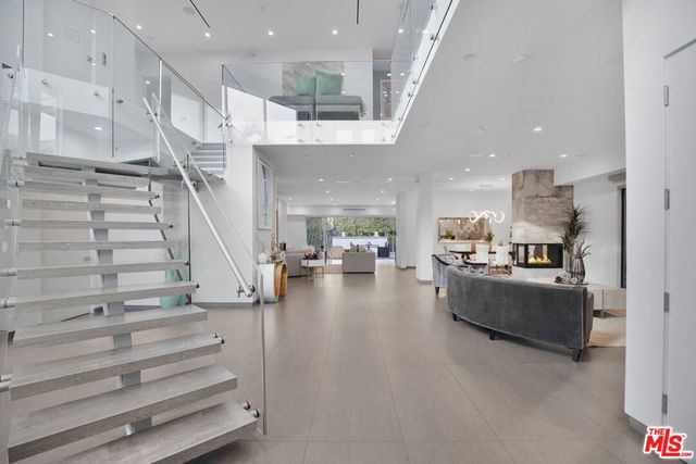 6379 Colgate Avenue, Los Angeles, CA 90048