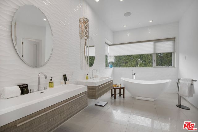 6379 Colgate Avenue, Los Angeles, CA 90048