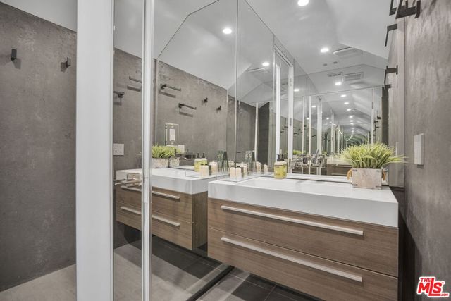 6379 Colgate Avenue, Los Angeles, CA 90048