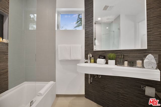 6379 Colgate Avenue, Los Angeles, CA 90048