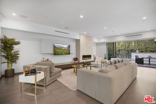 6379 Colgate Avenue, Los Angeles, CA 90048