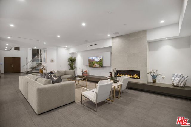 6379 Colgate Avenue, Los Angeles, CA 90048