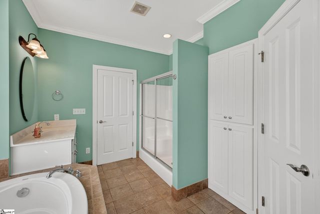 167 Conamara Lane, Woodruff, SC 29388