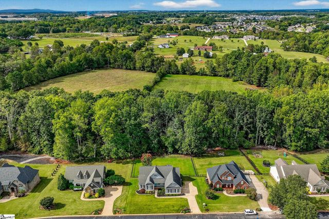 167 Conamara Lane, Woodruff, SC 29388