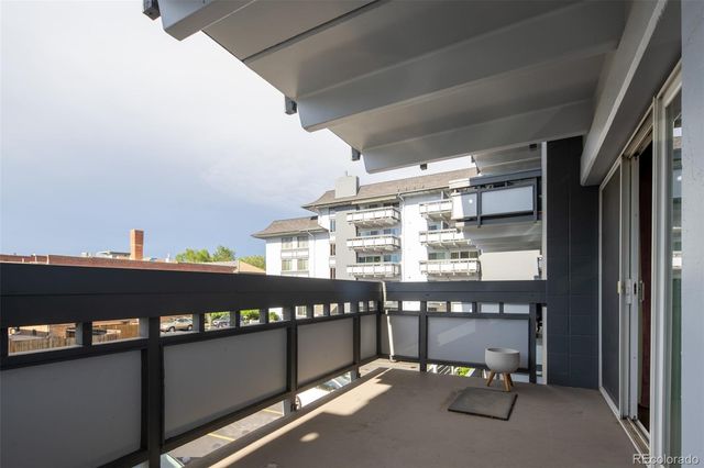555 E 10th Avenue 207, Denver, CO 80203