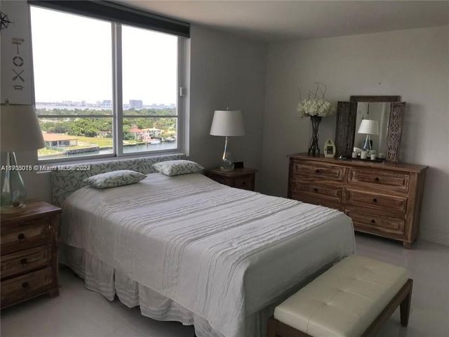 5005 Collins Ave 1108, Miami Beach, FL 33140