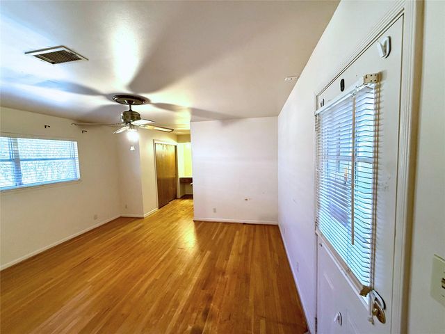 10911 Ashcroft Drive, Houston, TX 77096