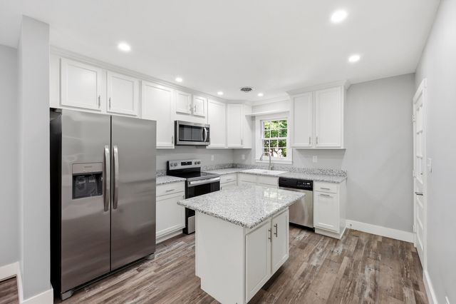200 Paul Sawyier Drive, Frankfort, KY 40601