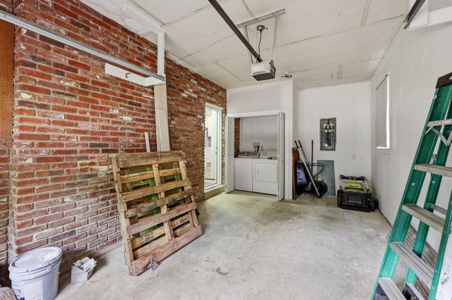 200 Paul Sawyier Drive, Frankfort, KY 40601