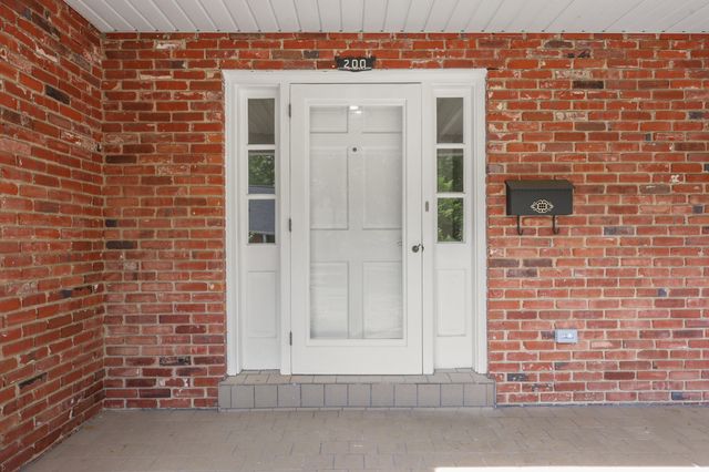 200 Paul Sawyier Drive, Frankfort, KY 40601