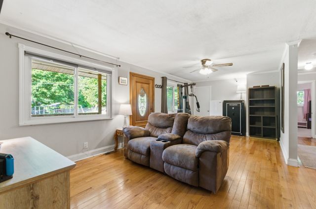 1011 By Blvd, Bon Aqua, TN 37025
