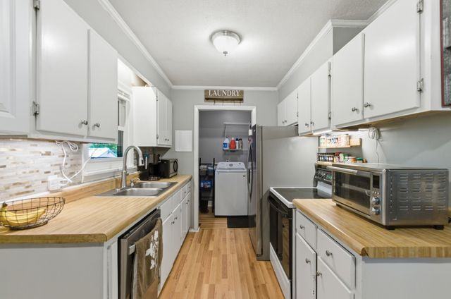1011 By Blvd, Bon Aqua, TN 37025