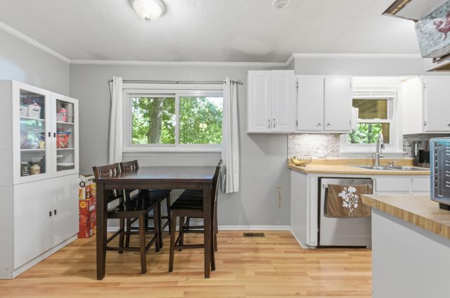 1011 By Blvd, Bon Aqua, TN 37025