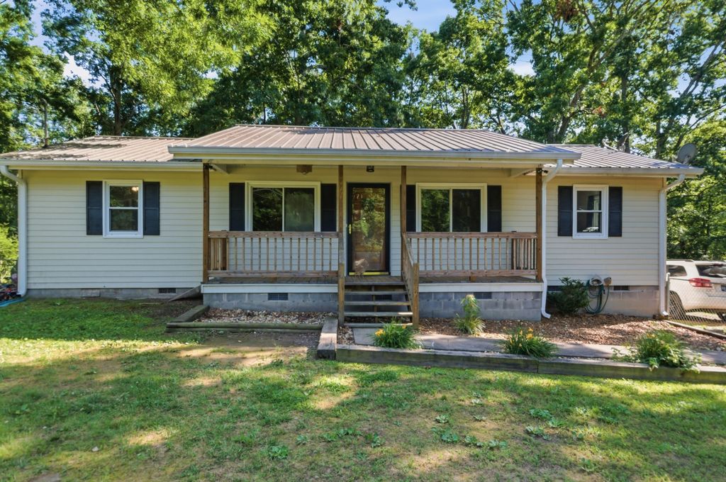 1011 By Blvd, Bon Aqua, TN 37025