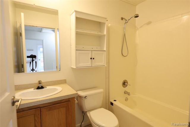 19905 Seminole, Redford, MI 48240