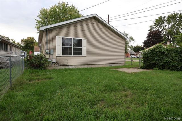 19905 Seminole, Redford, MI 48240