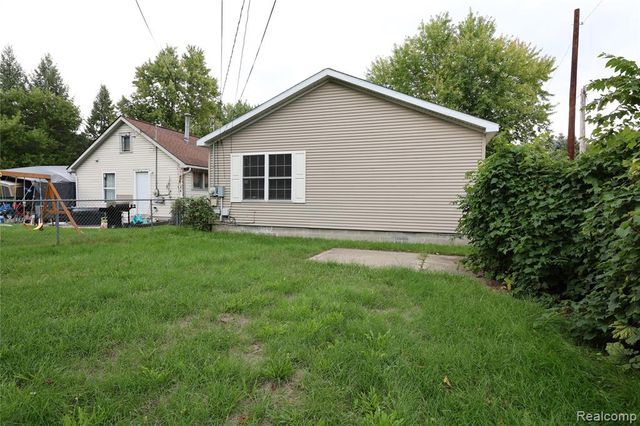 19905 Seminole, Redford, MI 48240