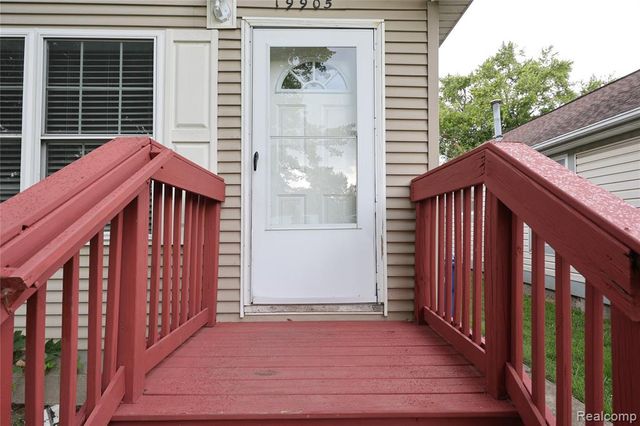 19905 Seminole, Redford, MI 48240