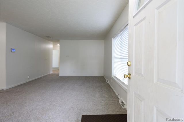 19905 Seminole, Redford, MI 48240