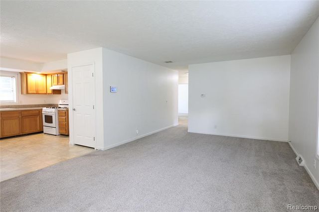 19905 Seminole, Redford, MI 48240
