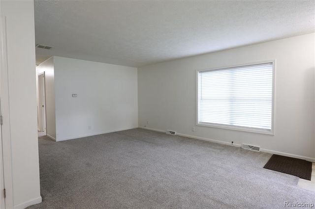 19905 Seminole, Redford, MI 48240